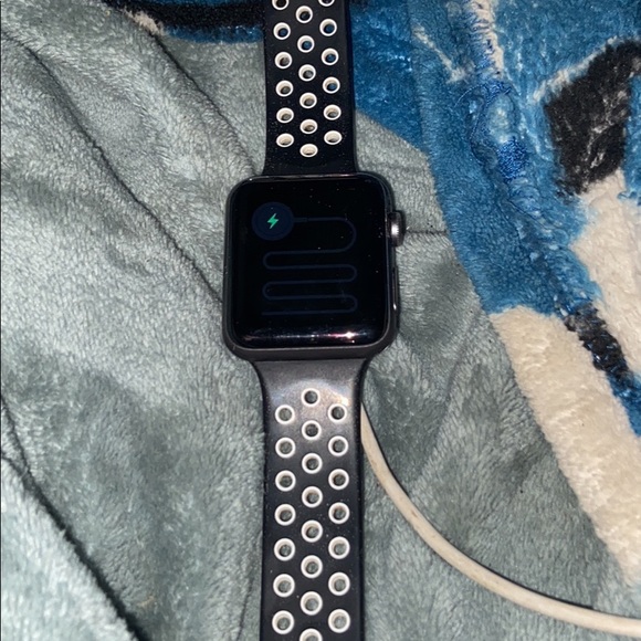 im selling an apple watch series 3 for 42 mm